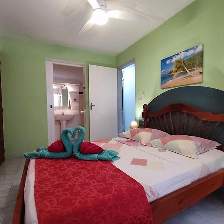 Bungalow With Sea View In デエエ エクステリア 写真