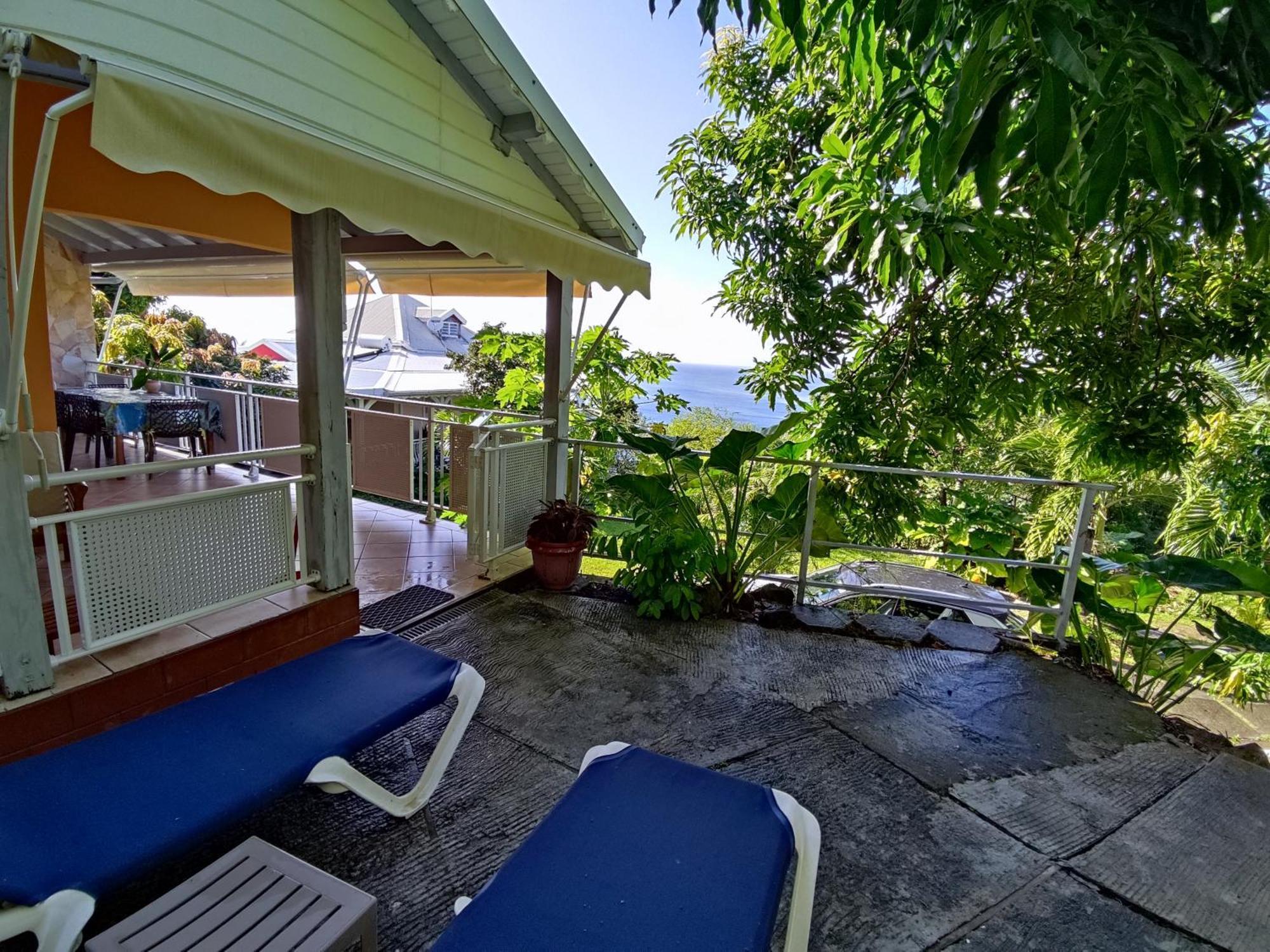 Bungalow With Sea View In デエエ エクステリア 写真