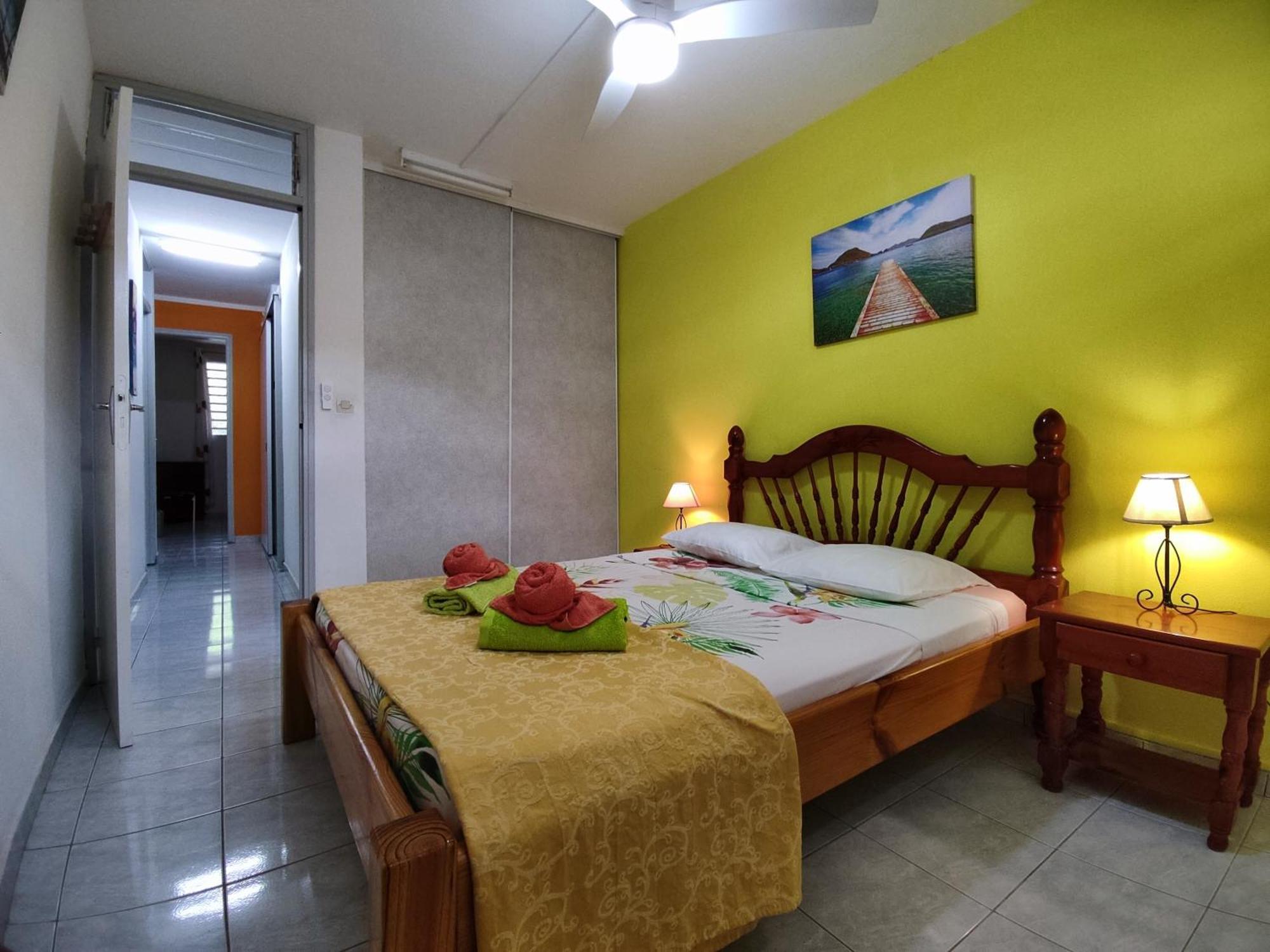 Bungalow With Sea View In デエエ エクステリア 写真